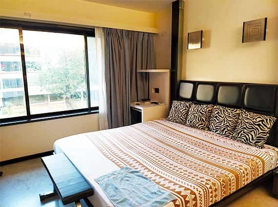 Spacious 2 BHK Apartment for Sale at Milton, Juhu Tara Road