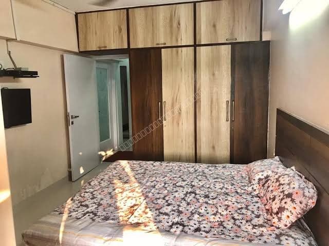 Well-Planned 1 BHK Apartment for Sale at Gladhurst, Santacruz West