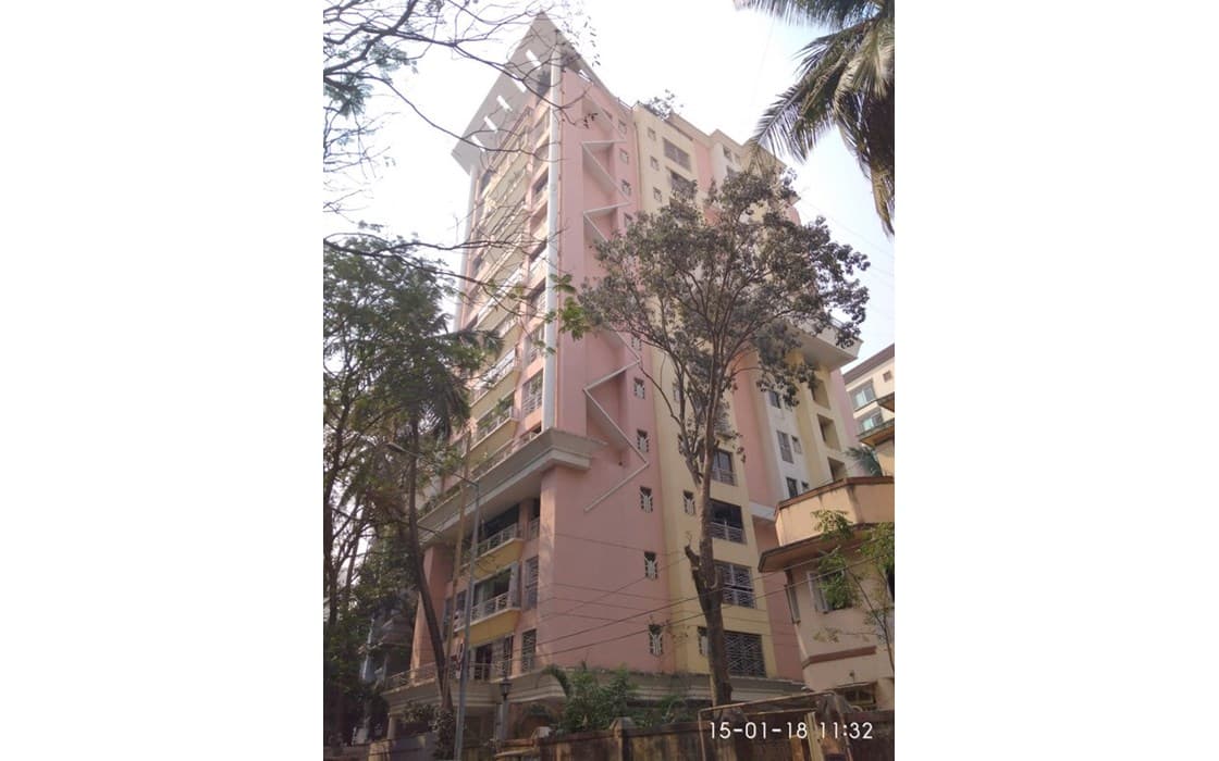 Elegant 3 BHK with Servant Room & 2 Car Parks | Shreyas Khar West 4