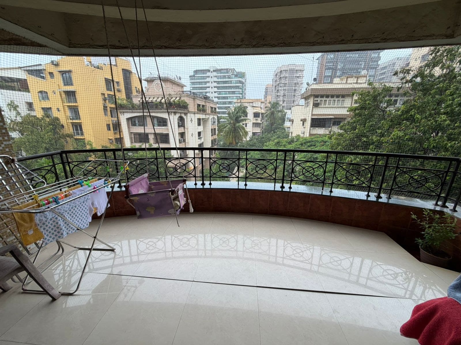 Spacious 3.5 BHK Apartment for Sale at Takshashila Apartments, Santacruz West
