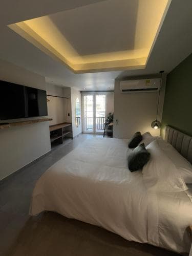 Premium Address Living on St. Dominic Road, Bandra West 2