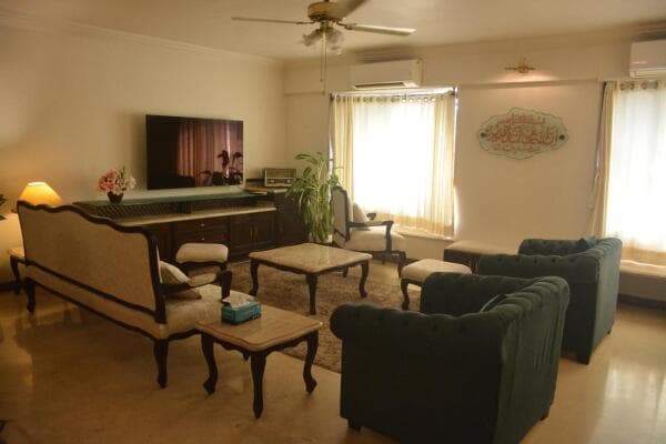 Konark Classic, Bandra West – Premium 2 BHK on Hill Road 3