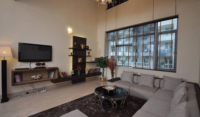 Raheja Atlantis – Spacious 3BHK with Balcony & 3 Car Parks | Lower Parel 2