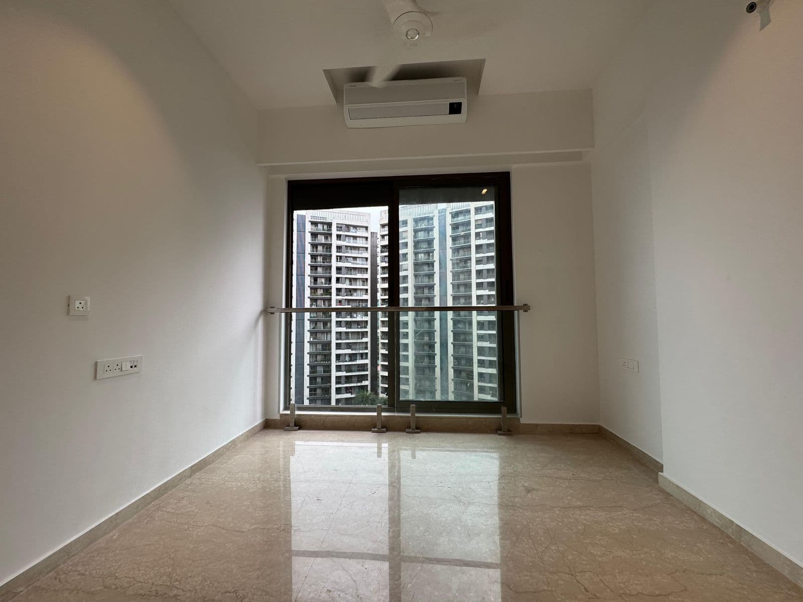 Luxury 3BHK for Sale at TEN BKC,Bandra East – ₹6.95 Cr