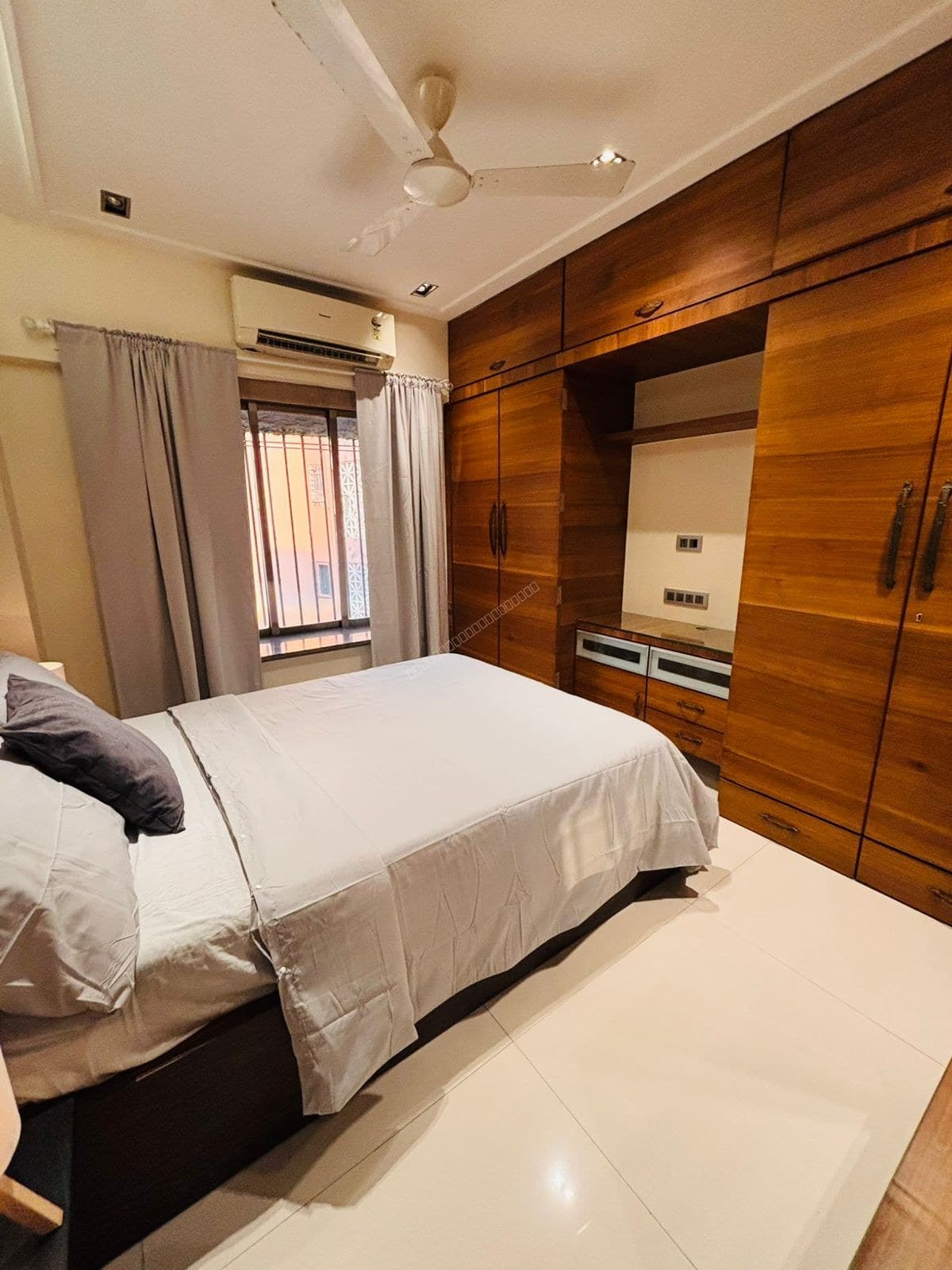 Continental Tower | Sea View 3 BHK for Sale on Sherly Rajan Road, Bandra West