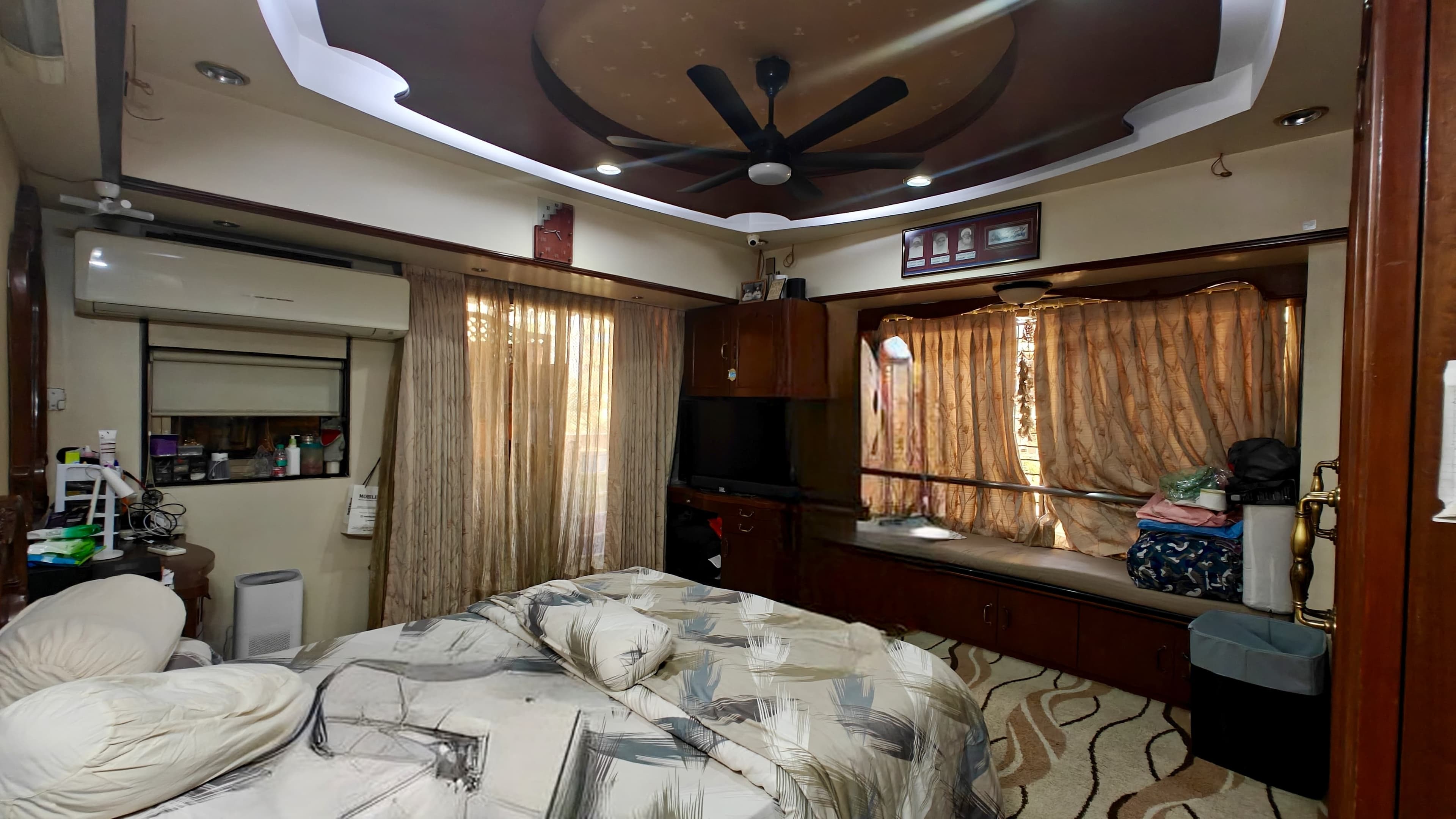 Exclusive Top-Floor 4BHK with 6 Balconies @ Turner Road, Bandra West 2