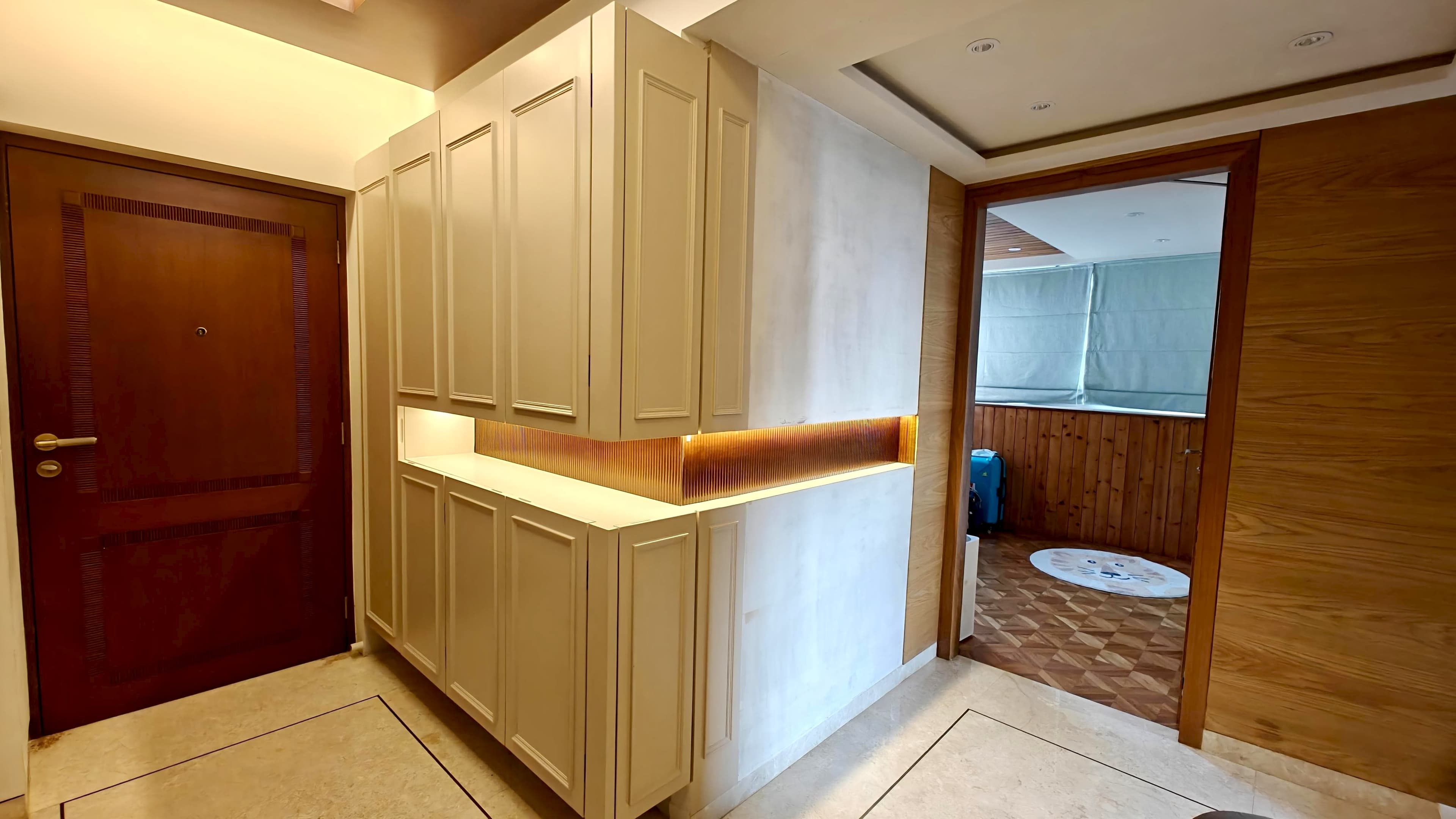 Exclusive Top-Floor 4BHK with 6 Balconies @ Turner Road, Bandra West 4
