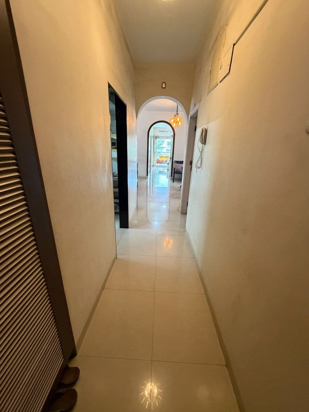 Spacious 3 BHK Flat For Sale in Santacruz West
