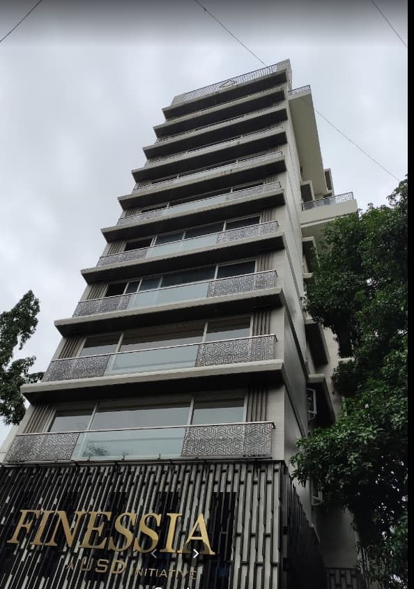 Spacious 4 BHK for Sale at Finessia, Bandra West – 1800 Sq. Ft. Carpet 2