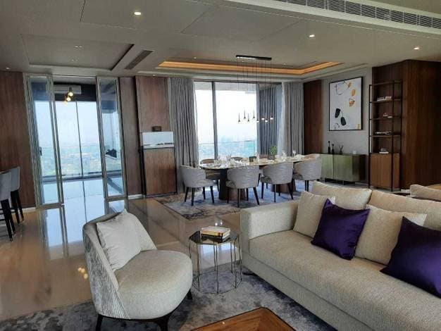 Ultra-Exclusive 4 BHK at Park Crest | Madhu Park | Khar West 3