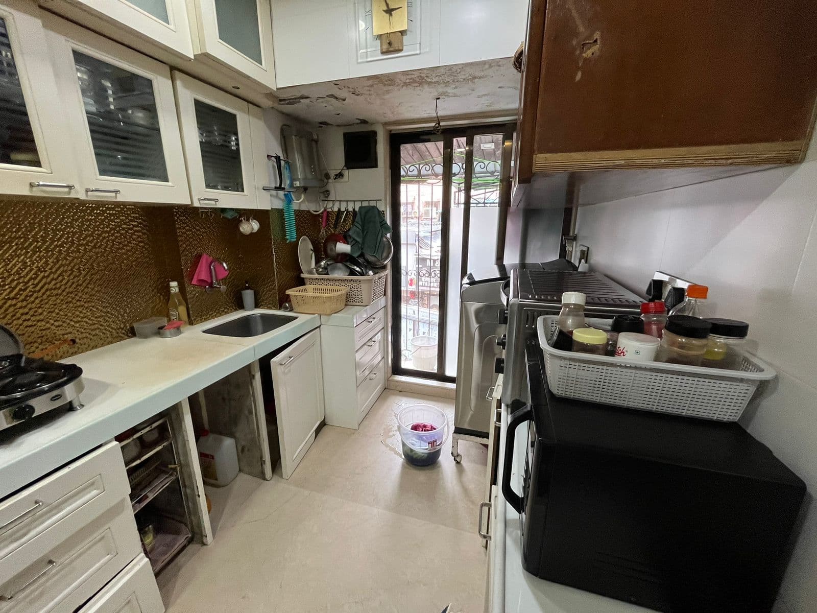 ALJ Residency, Pali Naka, Bandra West – Residential Apartment with Commercial Use Approval 2