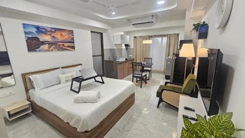 Spacious 4 BHK at Ramakrishna Society | 12th Road | Khar West 2