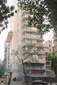 Spacious Jodi Flat for Sale in Khar West