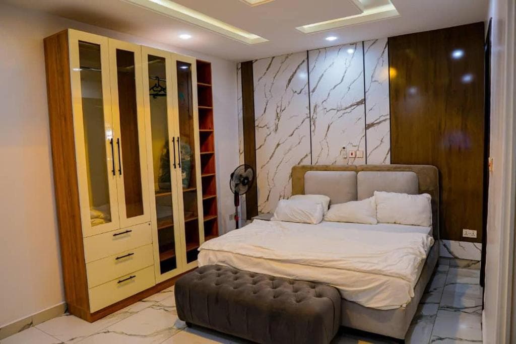 Spacious 4BHK Jodi Flat for Sale in Nestle Apartments, Lower Parel | 1600 Sq.ft Carpet | ₹8 Cr 3