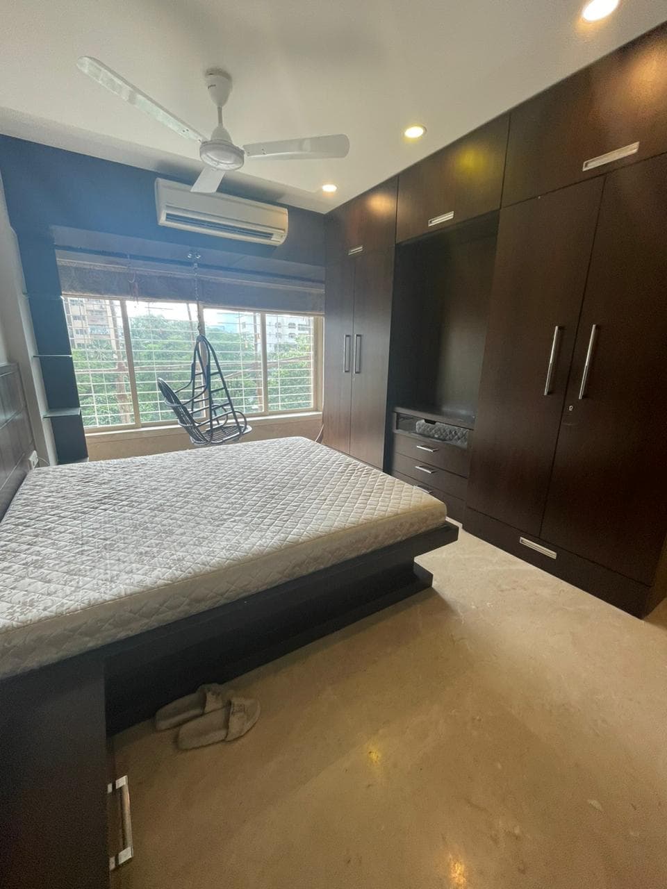 Luxurious 4BHK Furnished Home with Garden View @ Pali Hill, Bandra 2