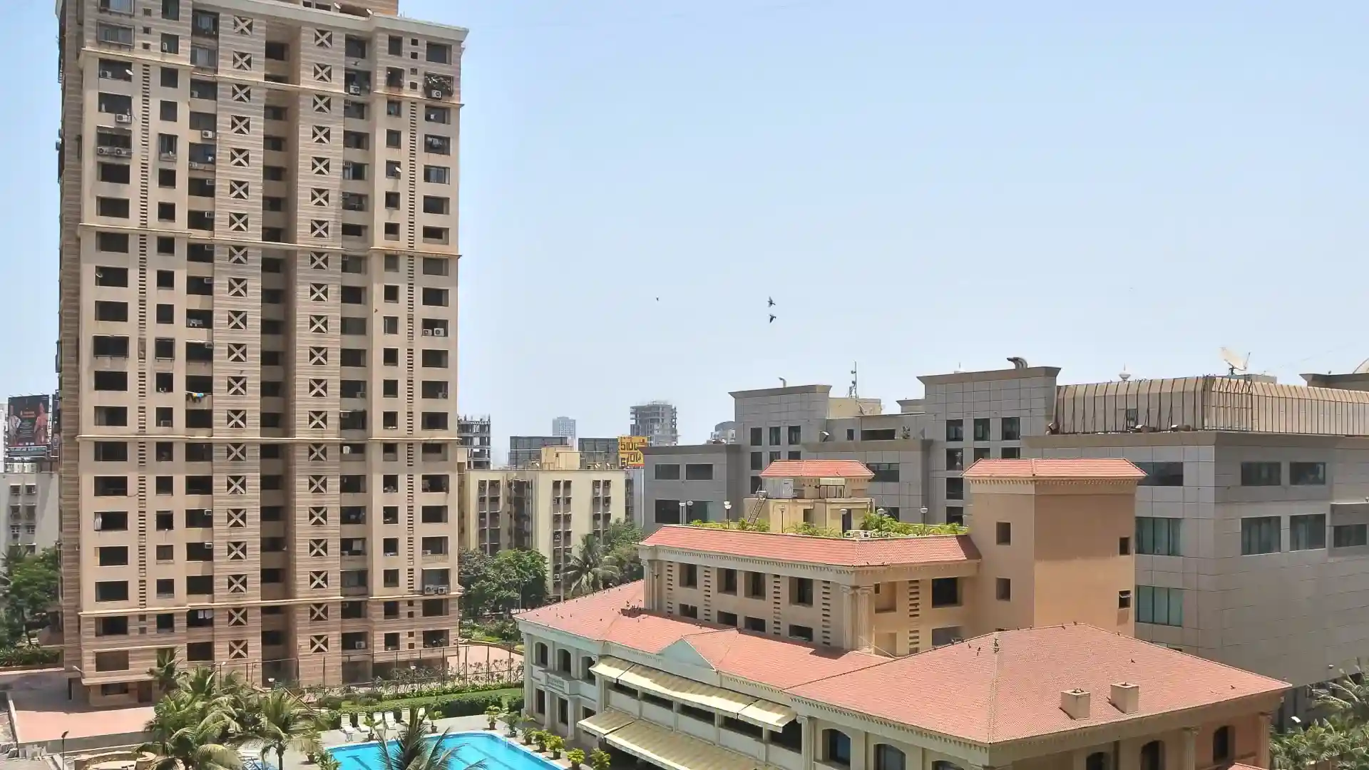 Spacious 4 BHK Luxury Residences at Raheja Classique, Andheri West 3