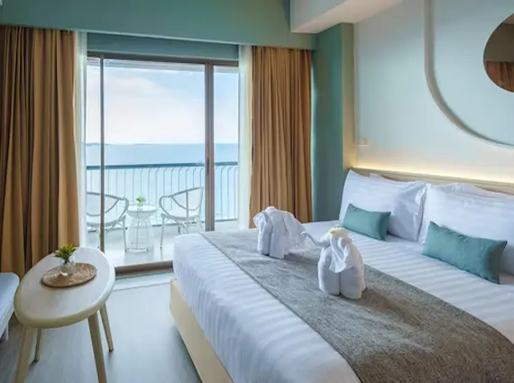 4 BHK Signature Residences at Raheja The Riviere, Worli 4