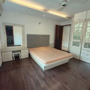 Luxury 4 BHK Apartment for Sale at Seasons Residency, Santacruz West