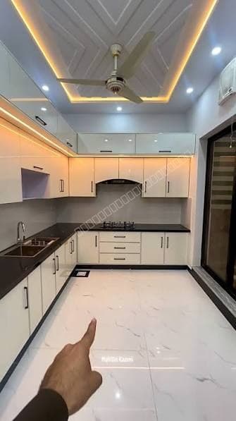 Spacious 2 BHK Apartment for Sale at HImat Ghar, 13th Road, Khar West